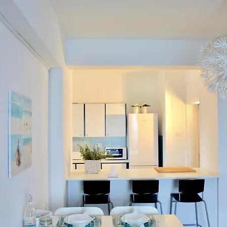Zenobia Beach Apartment