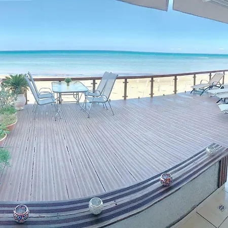 Zenobia Beach Lägenhet *